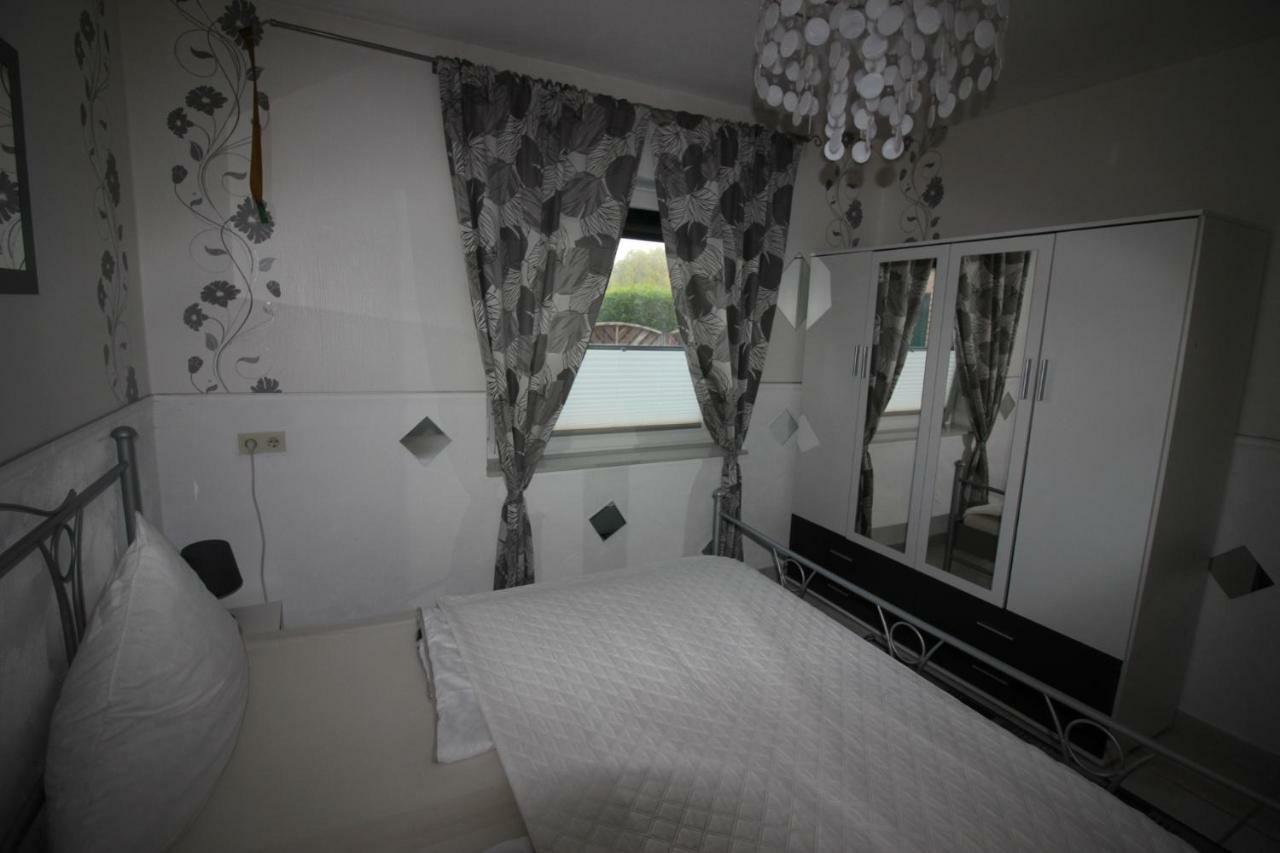 Haus Abbi, Ferienwohnung Mit Schwimmbad Hage Dış mekan fotoğraf