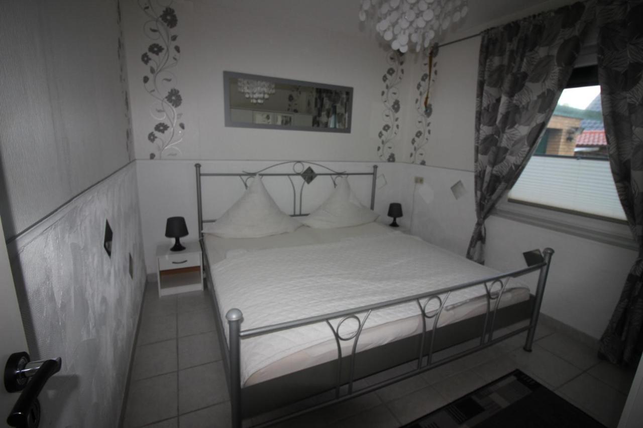 Haus Abbi, Ferienwohnung Mit Schwimmbad Hage Dış mekan fotoğraf